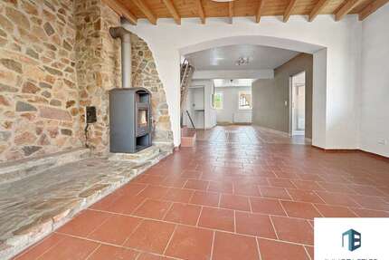 Haus zum Kaufen in Hochstätten 249.000,00 € 207 m²