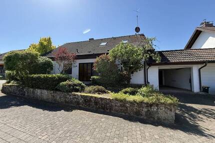 Gepflegtes Einfamilienhaus mit Garage in toller Lage von Ormesheim - Mandelbachtal