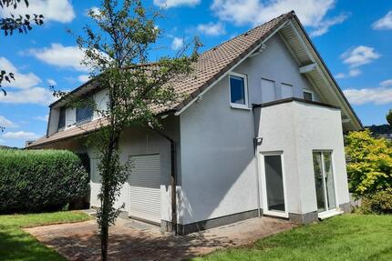 Doppelhaushälfte mit Garten - 300.000,00&nbsp;EUR Kaufpreis, ca.&nbsp; 107,00&nbsp;m&sup2; in Wenden (PLZ: 57482)
