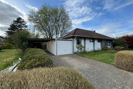 Modernisierter Winkelwalmdachbungalow auf großzügigem Grundstück - Uetersen