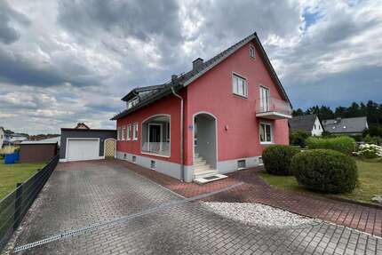 Haus zum Kaufen in Bodenwöhr 365.000,00 € 180 m²