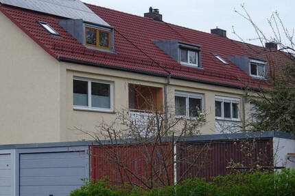 TOP LAGE LAUFAMHOLZ: LAUFEND UND UMFANGREICH MODERNISIERTES -- 6-ZIMMER-RMH MIT EINZELGARAGE. - Nürnberg