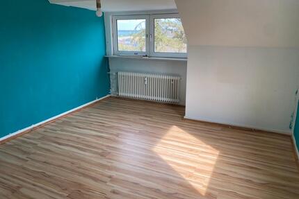 Dachgeschoßwohnung in Neviges - 430,00&nbsp;EUR Kaltmiete, ca.&nbsp; 68,00&nbsp;m&sup2; in Velbert (PLZ: 42553) Pöthen
