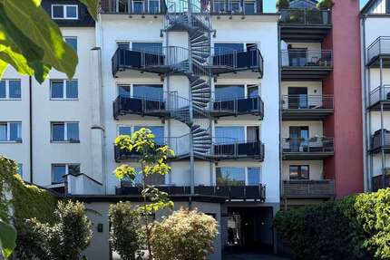 Haus zum Kaufen in Düsseldorf-Pempelfort 3.900.000,00 € 728 m²