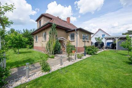 Raus aus Berlin. Rein ins Zuhause. - Stilvoll saniertes Familienhaus mit Kamin & Traumgarten - Blankenfelde-Mahlow