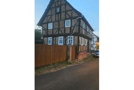 Haus zu verkaufen - 18.000,00&nbsp;EUR Kaufpreis, ca.&nbsp; 100,00&nbsp;m&sup2; in Treffurt (PLZ: 99830)