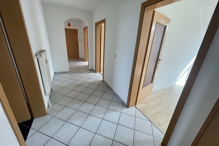 Super 3 Raum Wohnung mit Balkon und Wanne in der Geraer Innenstadt!