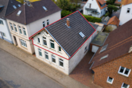 Charmante Dachgeschosswohnung mit 5 Zimmern und besonderem Altbauflair in Brake - Brake (Unterweser)