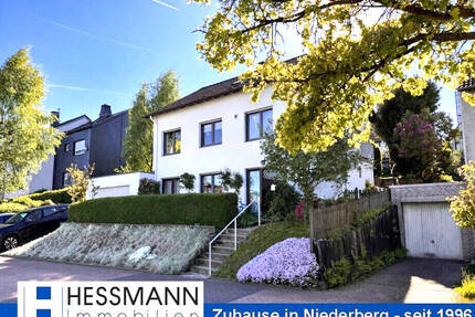 Sehr gepflegtes, freistehendes 1-Familien- oder Generationenhaus in ruhiger Höhenlage von Langenberg - Velbert