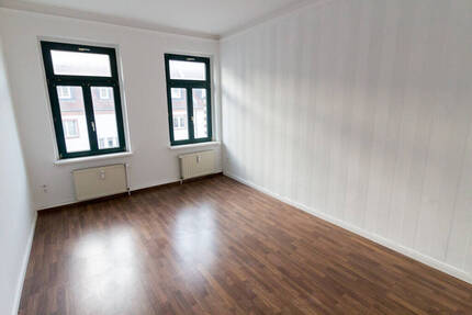 **Ruhige Wohnung + Balkon + Tageslichtbad mit Wanne ** - Leipzig Stötteritz