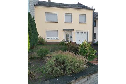 Geräumiges Reihenmittelhaus in Schwalbach zu verkaufen