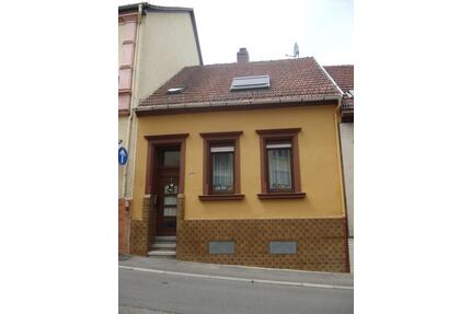 Gepflegtes Reihenhäuschen in Pirmasens. Provisionfrei!