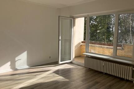 Bezugsfrei: helle und renovierte 2 Zimmer Wohnung in Lichterfelde - Berlin Steglitz-Zehlendorf