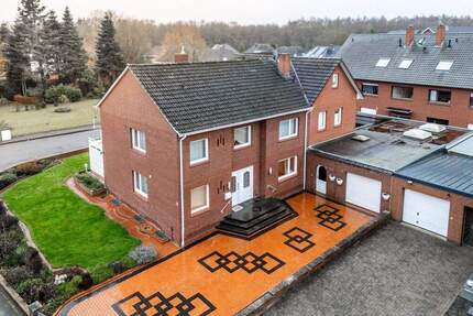 Grosses Zweifamilienhaus mit Fläche für Selbstständigkeit - Quakenbrück Neustadt