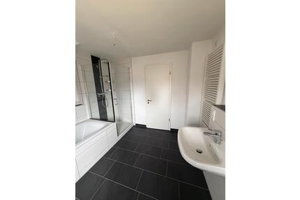 Renovierte 4-Zimmer-Wohnung, 104qm, frei ab sofort - Floß