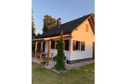 Charmantes Wochenendhaus in Kleinschwarzenlohe bei Wendelstein.