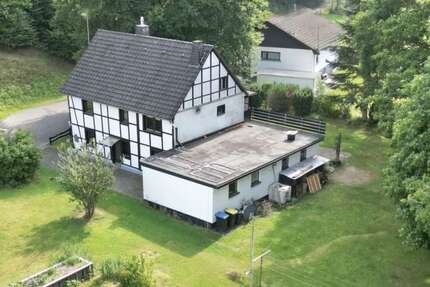 Haus zum Kaufen in Hellenthal Wiesen 196.000,00 € 182 m² - Hellenthal Wiesen