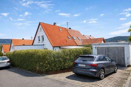 Charmante Doppelhaushälfte mit Garage und Garten in Tuttlingen- Nendingen! - Tuttlingen / Nendingen