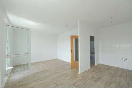 Wohnung zum Mieten in Halle 345,00 € 56.98 m²
