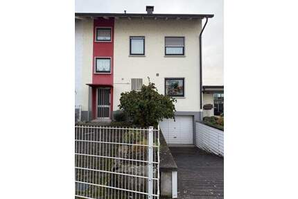 Familienfreundliches Reihenendhaus in Kehl mit idyllischem Garten