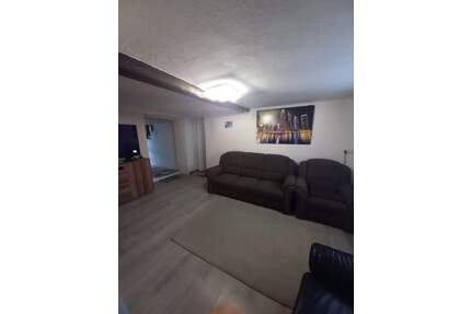 Freistehendes Einfamilienhaus mit Scheune in Gädheim