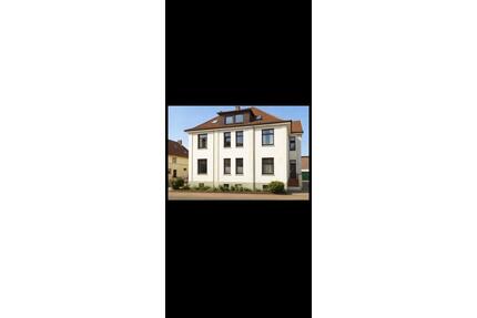 Großzügige Sanierte 4 Zimmer Wohnung, Zentral, Stadtnah - Nordenham