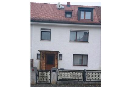 Reihenmittelhaus Privatverkauf - 329.000,00&nbsp;EUR Kaufpreis, ca.&nbsp; 115,00&nbsp;m&sup2; in Zirndorf (PLZ: 90513)