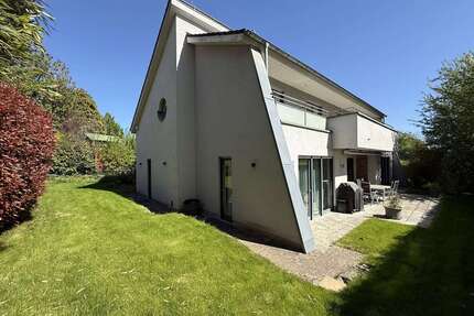 Haus zum Kaufen in Hofheim am Taunus 1.695.000,00 € 332.13 m²