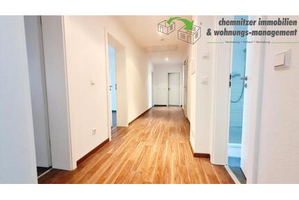 Moderne 4-Raum-Dachgeschosswohnung mit Dachterrasse, Tageslichtbad & Gäste-WC im Chemnitzer Zentrum