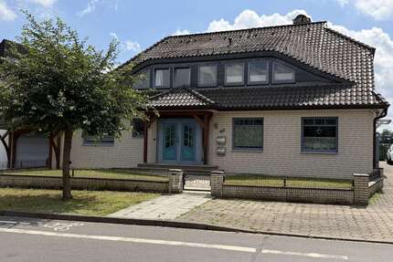 Haus zum Kaufen in Stelle 890.000,00 € 306.63 m²
