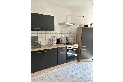 Singlewohnung mit Einbauküche und Terrasse, Stellplatz - Schramberg