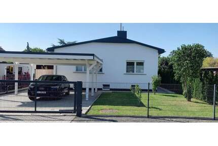 Moderner vollmöblierter Bungalow mit 236 m² Wohn- Nutzfläche, Gartenhaus, Carport, großer Garten - Leipzig Baalsdorf
