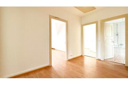 Dachgeschoss - Wohnung, gemütlich wohnen zwischen Innenstadt und Klinikum ab sofort - Lahr (Schwarzwald)