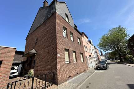 Haus zum Kaufen in Duisburg 359.000,00 € 204.75 m²