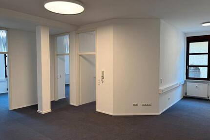Helle Gewerbeeinheit für BüroPraxis mit moderner Raumaufteilung - Schwäbisch Gmünd