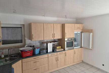 frisch renovierte 3-ZKBWohnung mit Einbauküche, Terrasse & Garten - Saarlouis