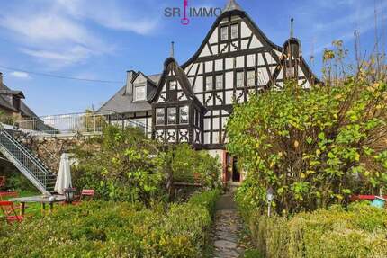 Historisches Dreigiebelhaus an der Mosel - Eventlocation, Standesamt, Gastronomie, Wohnen - Kröv