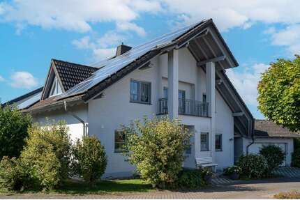 Haus zum Kaufen in Weisel 395.000,00 € 176 m²