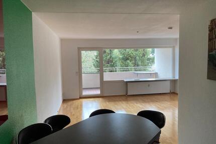 Attraktive 3-Zimmer Wohnung mit großem Balkon und Aufzug - Leinfelden-Echterdingen