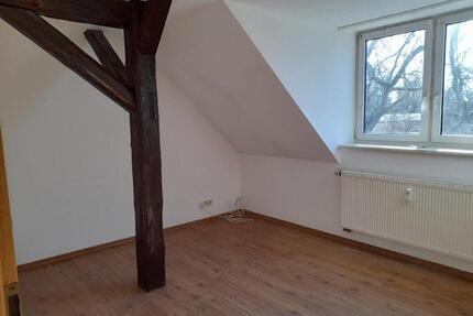 +++ Wir renovieren neu - Kleine 2 Raumwohnung im alten Rittergut +++ - Pegau