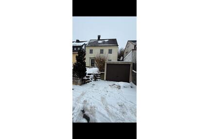 Haus zu vermieten in Naila ( Schnäppchen) + Garage