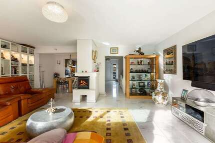 Haus zum Kaufen in Frechen 750.000,00 € 198 m²