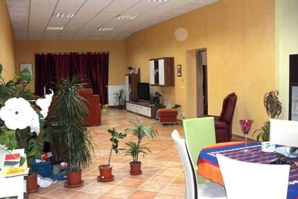 Ortsrandlage.Wohnhaus Gebäude,210m² Wfl + 600m² Nfl., 2217m² Grundstück - Rielasingen-Worblingen