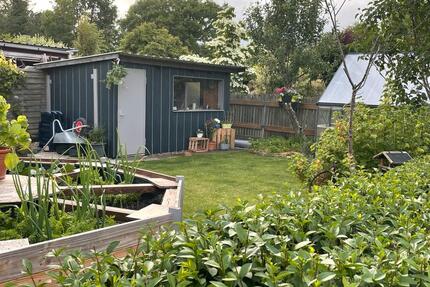 Kleingarten abzugeben in Holtenau inkl. Gewächshaus & Hochbeet - Kiel Friedrichsort