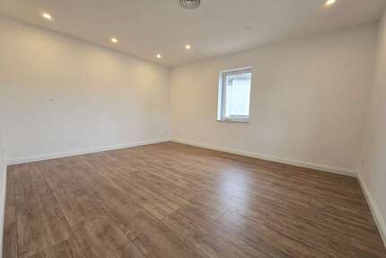 Haus zum Kaufen in Rhens 375.000,00 € 259.5 m²