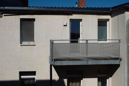 3-Zimmer Wohnung hell, saniert, renoviert ab Mai neu zu vermieten - Halle (Saale) Büschdorf