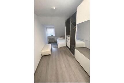 WG Zimmer zur vermieten - 695,00&nbsp;EUR Kaltmiete, ca.&nbsp; 17,00&nbsp;m&sup2; in Frankfurt am Main (PLZ: 60594) Sachsenhausen