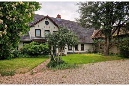 Resthof von 1875 in dörflicher Lage von Handewitt
