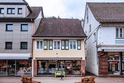 Wohnhaus mit Gewerbeeinheit - 210.000,00&nbsp;EUR Kaufpreis, ca.&nbsp; 68,00&nbsp;m&sup2; in Schramberg (PLZ: 78713)