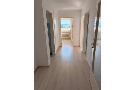 3- Zimmer-Wohnung, ca.86 qm, Einbauküche, Badewanne, Dusche - Nabburg